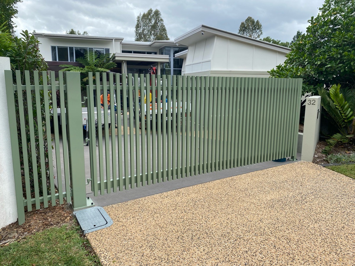 Vertical batten swing gate
